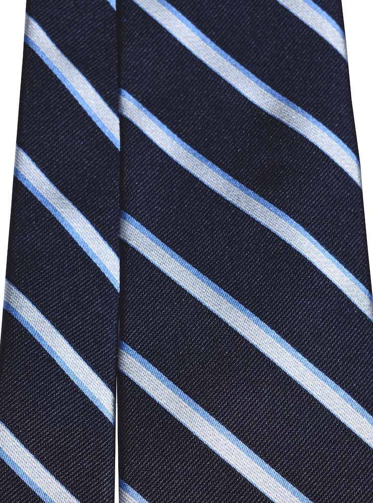 turquoise tie with navy suit