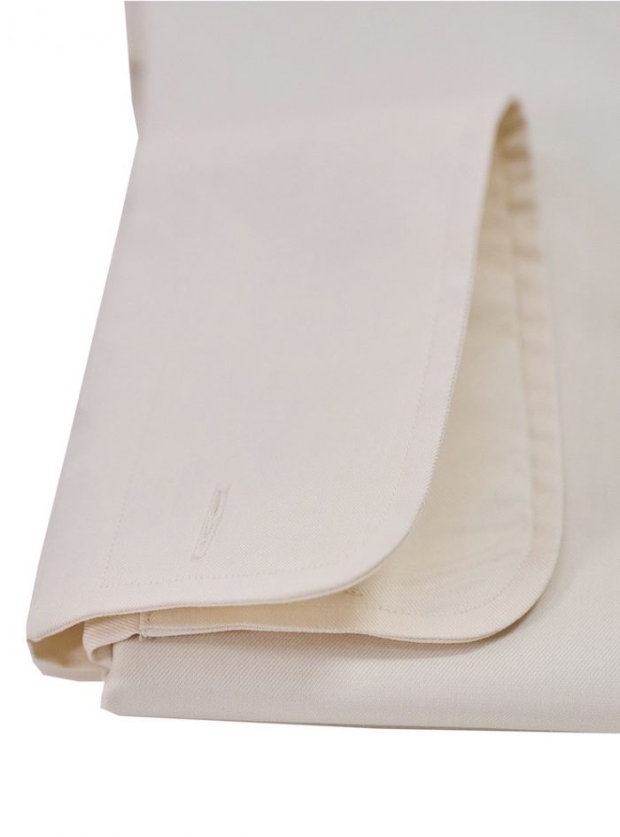 Our CAROTENUTO ivory twill 100% cotton shirt.